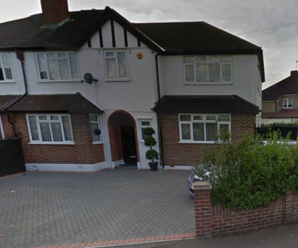 Parking on Hazon Way, KT19