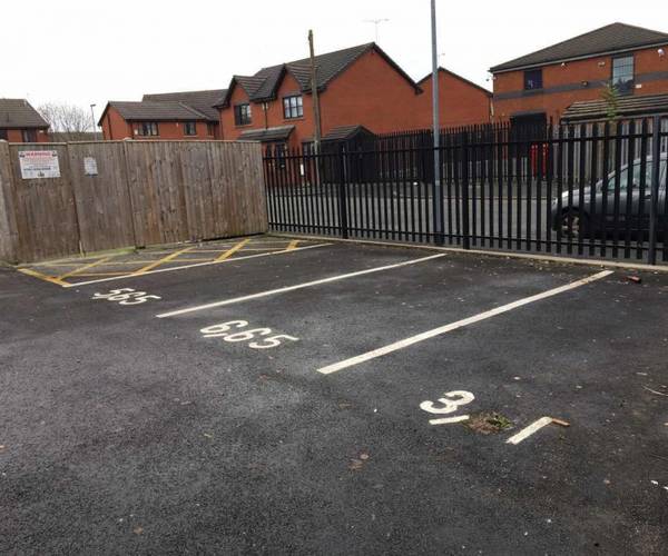 Parking on Ardwick Green North, M12