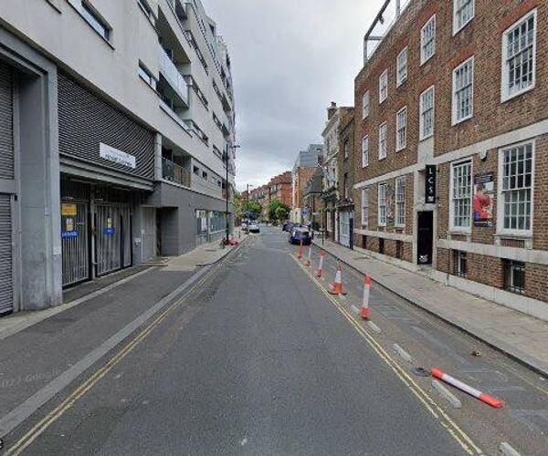 Parking on Empire Square, SE1