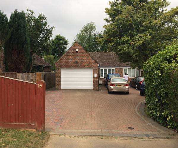 Parking on Wolverton Gardens, RH6