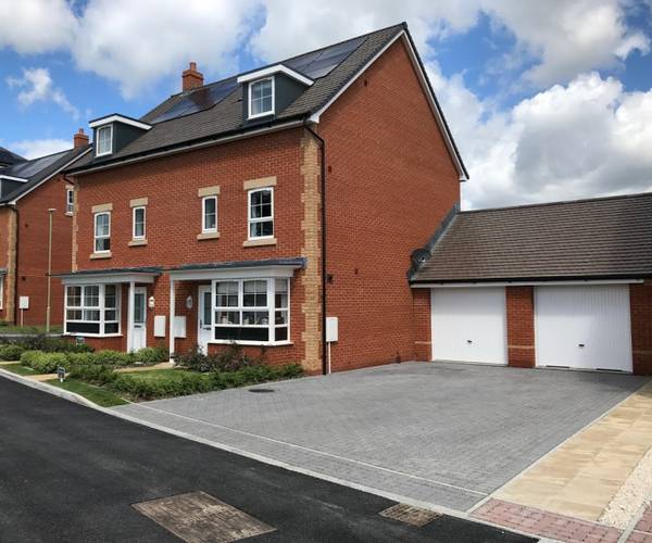 Parking on Bamber Close, SO30
