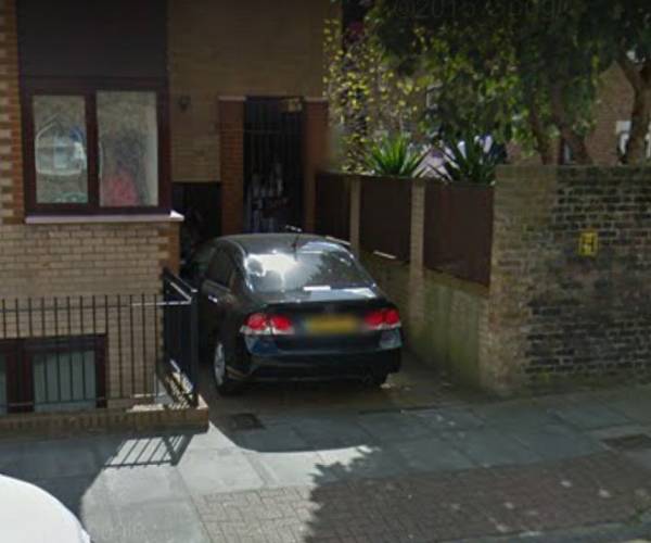 Parking on Varden Street, E1