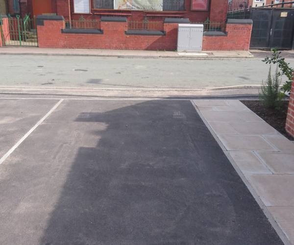 Parking on Donaldson Street, L5