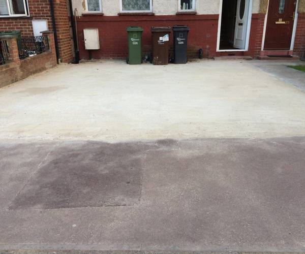 Parking on Crescent Road, RM10
