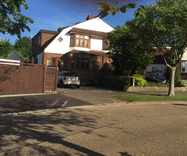 Parking on Woodland Way, CM16