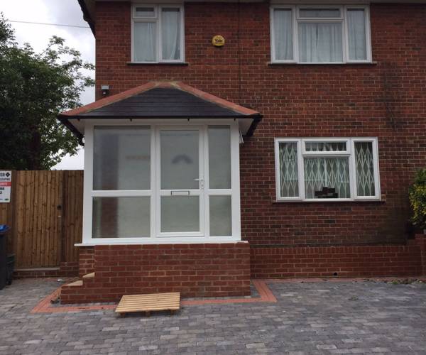 Parking on Dukes Avenue, KT3