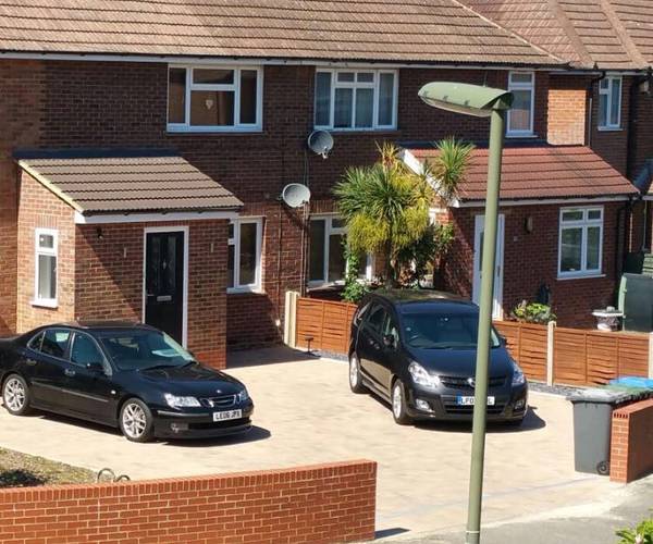 Parking on The Crescent, TW20