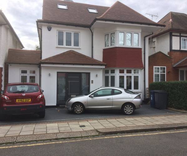 Parking on Queens Gardens, NW4