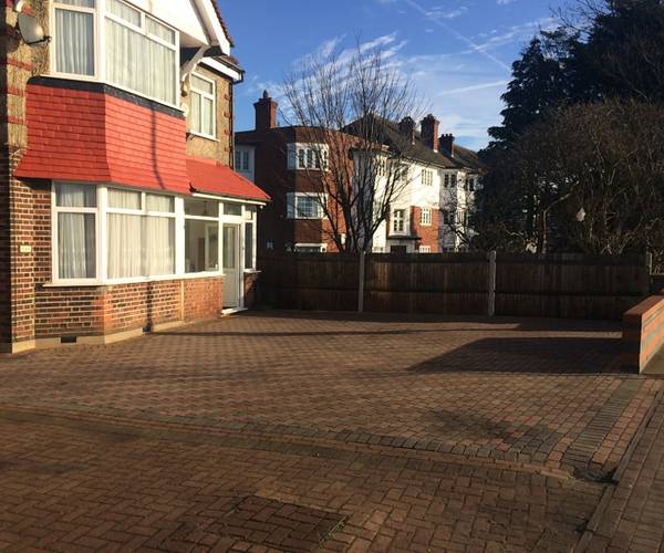 Parking on Great West Road, TW5