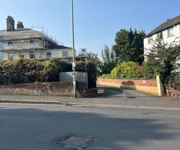 Parking on Heavitree Road, EX1