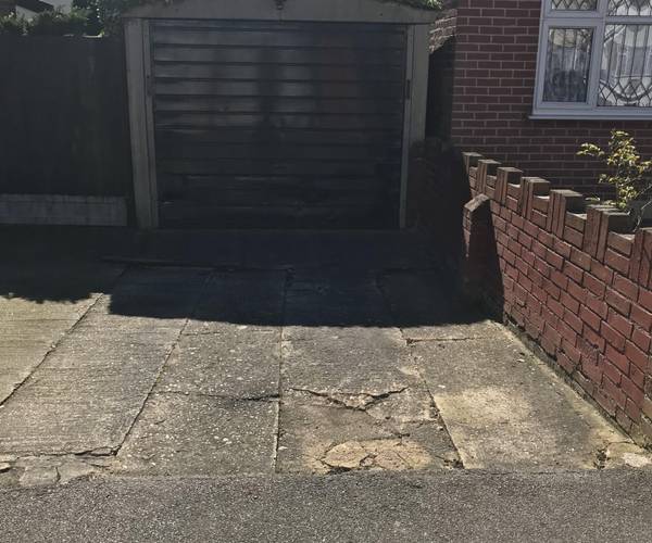 Maypole Crescent, IG6