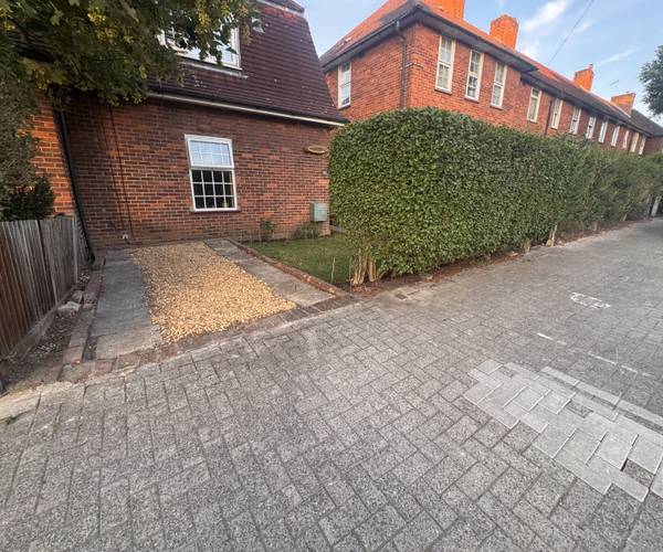 Parking on Dover House Road, SW15