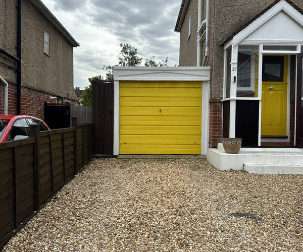 Parking on Ripstone Gardens, SO17