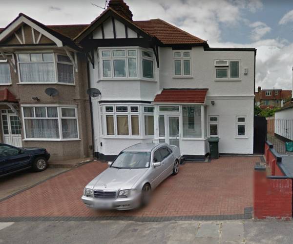 Parking on Wanstead Lane, IG1