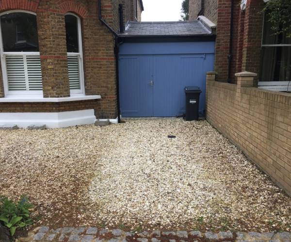 Parking on Wellesley Road, W4