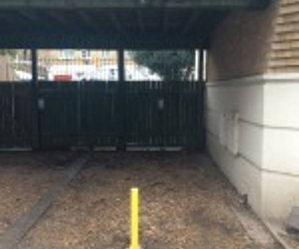 Parking on Haberdasher Street, N1