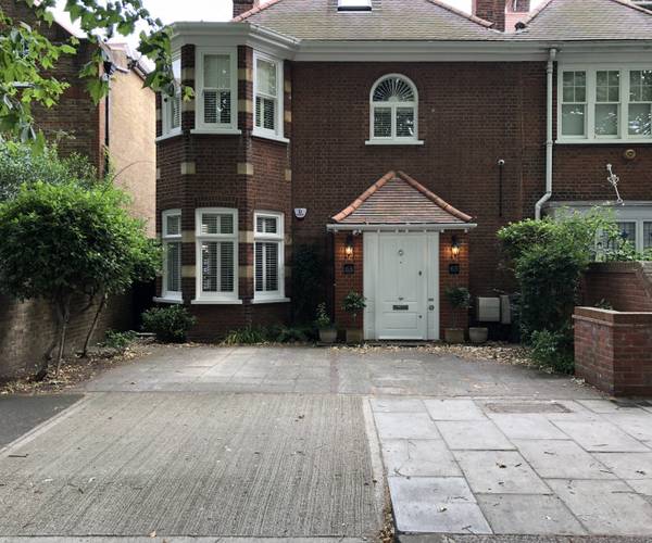 Parking on Barrowgate Road, W4