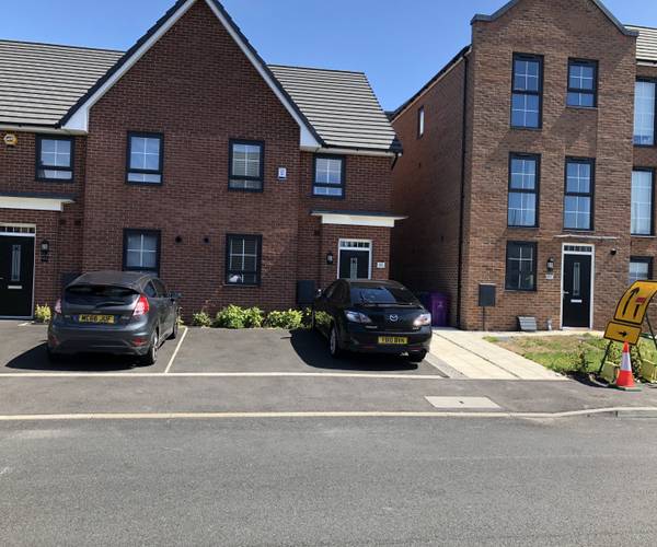 Cartwrights Farm Road, L24