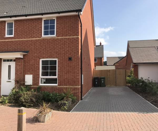 Parking on Bamber Close, SO30