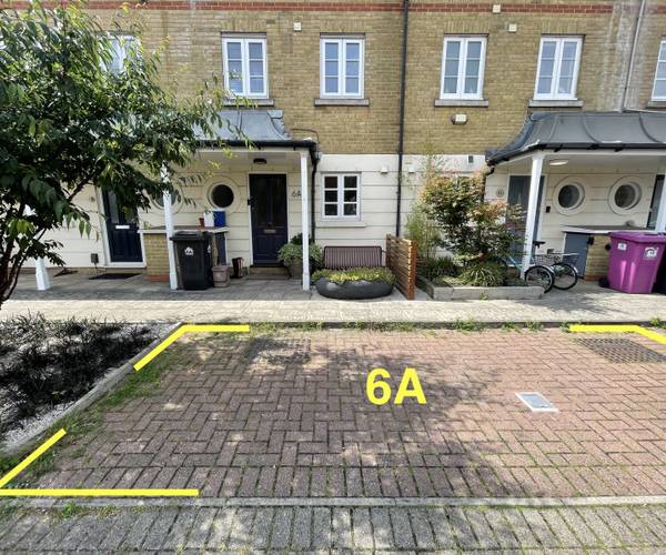 Parking on Jodrell Road, E3