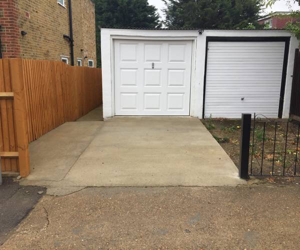 Parking on Cleveland Road, KT3