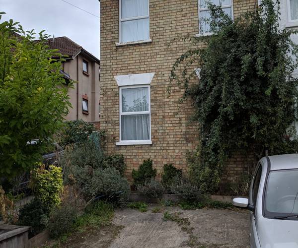 Parking on Alexandra Road, N10