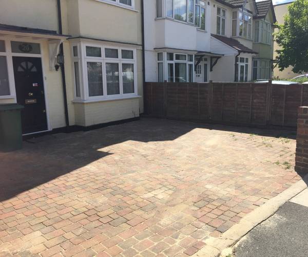 Parking on Colwood Gardens, SW19