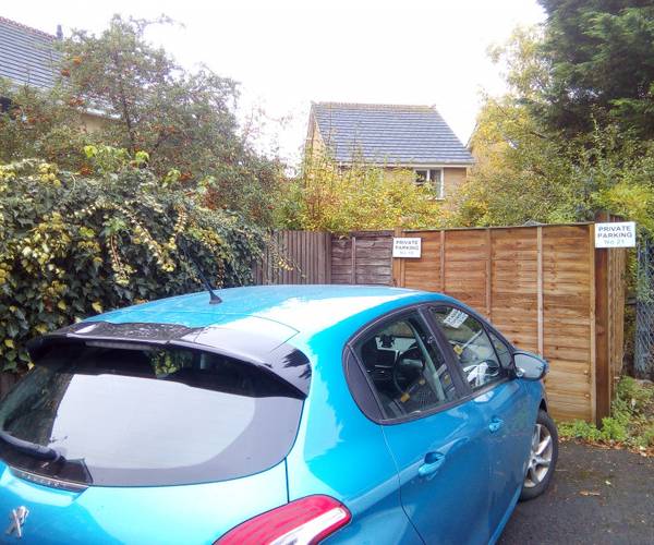 Parking on Demesne Furze, OX3