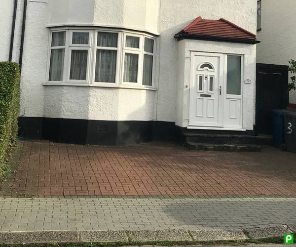 Private driveway on Richmond Gardens, NW4