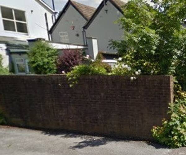 Parking on Metchley Court, B17