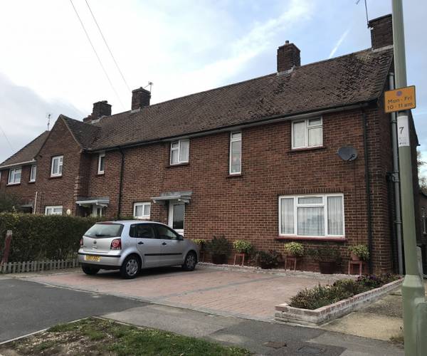 Parking on Doswell Way, RG21