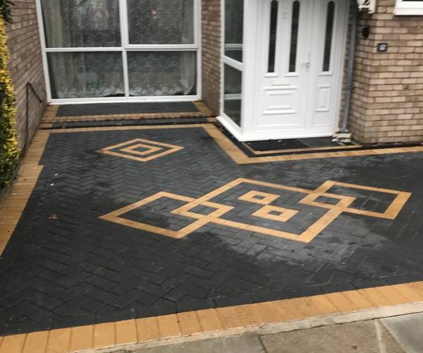 Parking on The Mead, W13