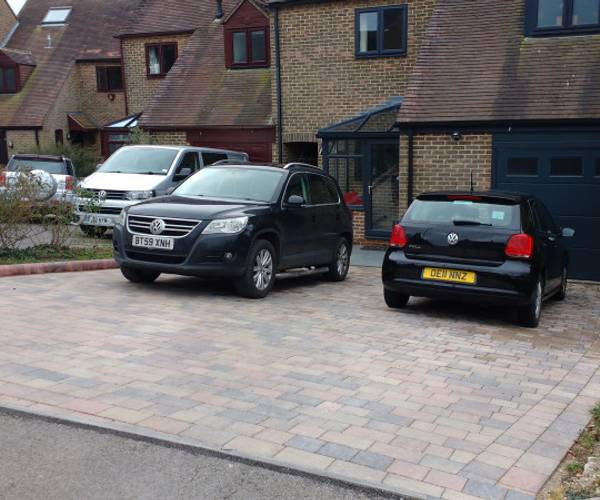 Parking on The Willows, OX28