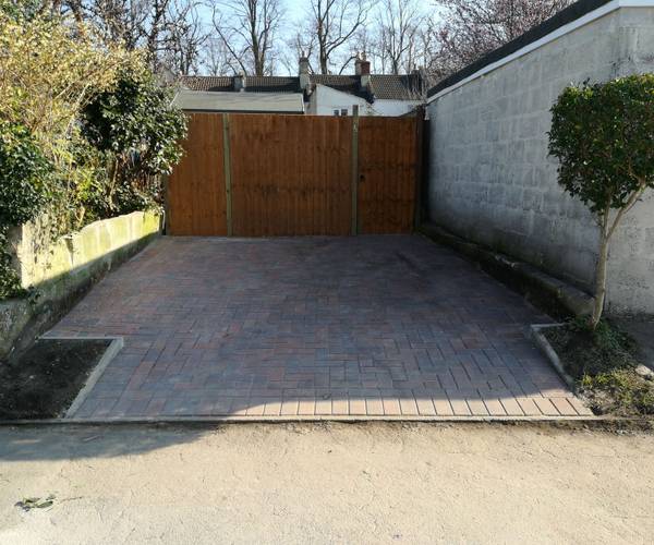 Parking on Brougham Hayes, BA2