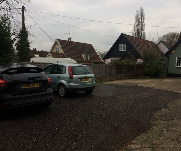 Parking on The Street, CM22
