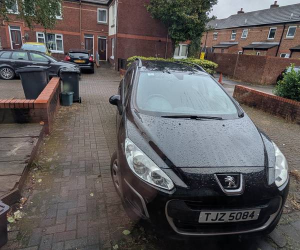 Parking on Craigmore Way, BT7