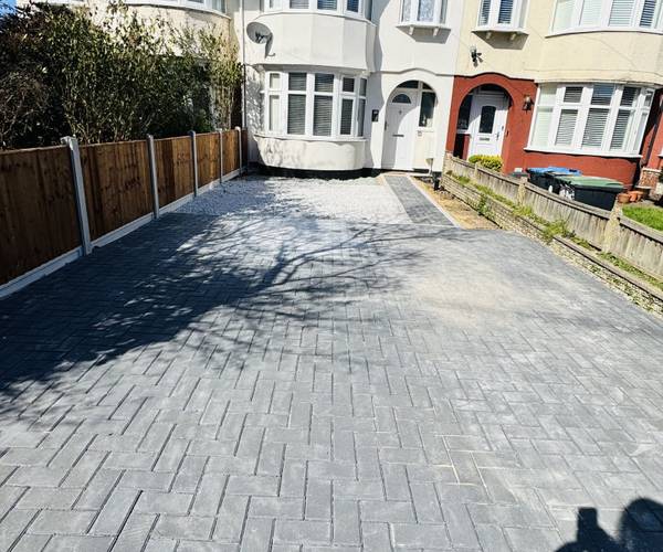 Dimsdale Drive, EN1