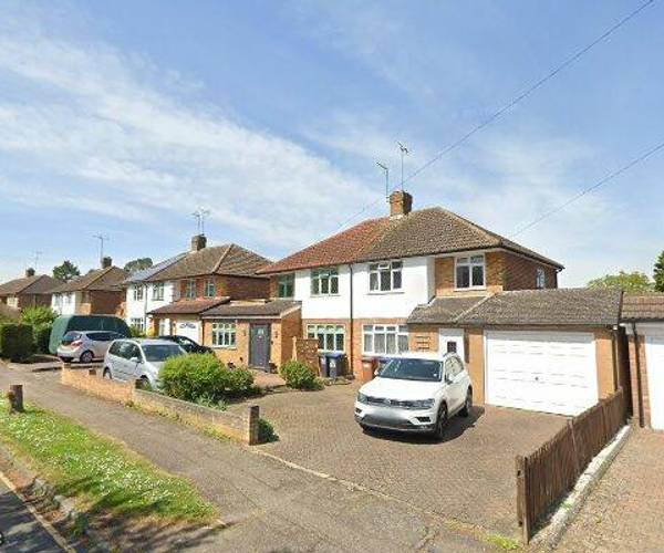 Bramble Road, AL10