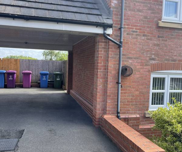 Parking on Ellencliff Drive, L6