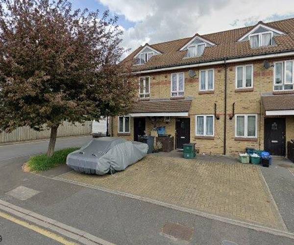 Parking on Merton Road, SE25