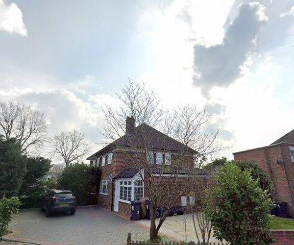 Parking on Hilderstone Road, B25