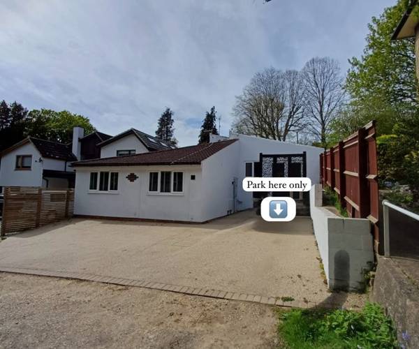 Parking on Amersham Hill, HP13