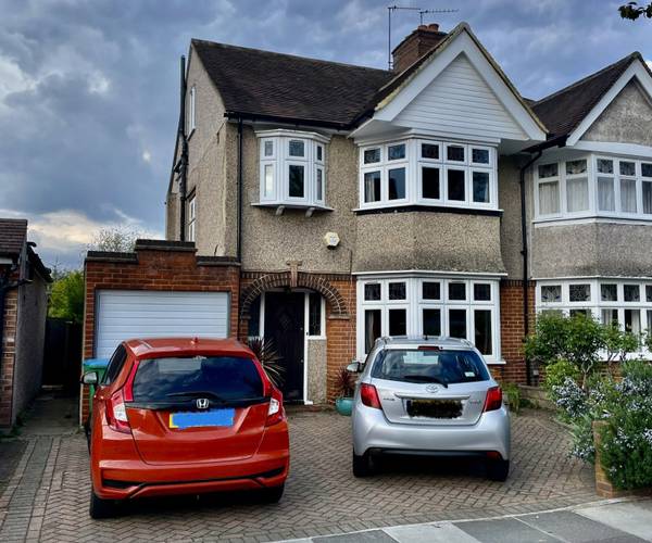 Jubilee Avenue, TW2