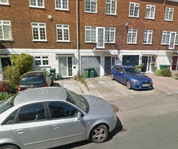 Parking on Sunmead Road, TW16