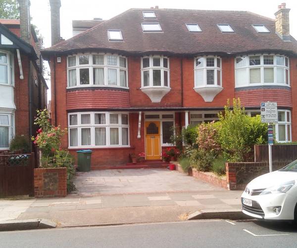 Parking on Kew Road, TW9
