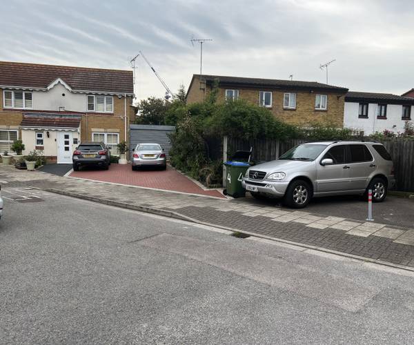 Parking on Tuppy Street, SE28