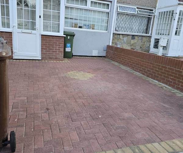 Parking on First Avenue, RM10