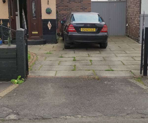 Parking on Willowdale Road, L9