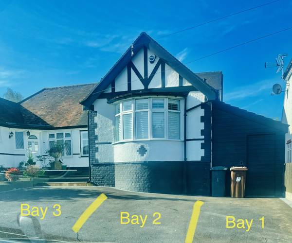 Parking on Ladbrooke Drive, EN6