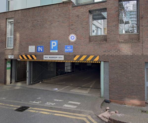 Dukes Way Car Park, Prebook